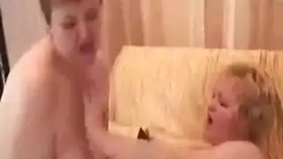 غريب مثليه مطبخ