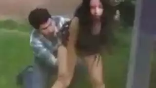 رجل غامض يقدم شرج قوي لفتيات المزرعة العراقيات