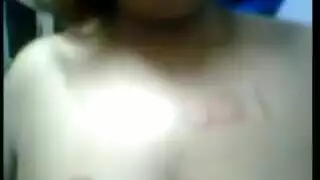 شاب مصري يمارس الجنس بقوة مع امرأة ناضجة ممتلئة في فيلم إباحي صريح