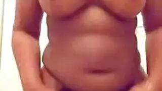 لحظة ملابس داخلية لفتاة خدود سمينة تؤدي إلى لعق مثلّي إكس إكس إكس