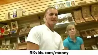 ابن مع امه غصب عنها