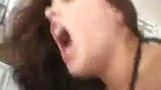 شيوخ عربينيطون فتاة