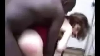 تاخذ صديقتها الى حبيبها