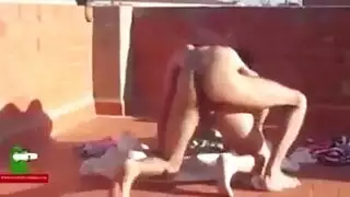 شرموطه مصريه تمسك زب ابن عمها فوق السطوح