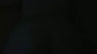 خيال ثلاثي في الحوض: الزوجة الشهوانية تتوق لقضيب أسود كبير