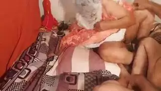 جوزها دخل نام عشيقها يتسلل ينيكها بقوة
