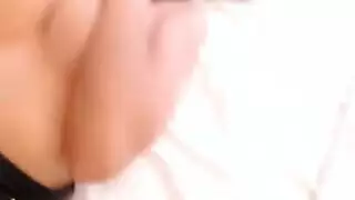 ميلف شقراء كبيرة الثدي تأخذ قضيبًا ضخمًا في جنس صعب