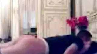 صديقة عربية تتوسل لأصابع في مهبلها قبل أن تأخذ القضيب