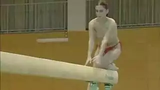 دفعات شرجية عميقة: ضربات قوية من الخلف