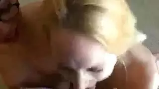 أجساد شابة ساخنة في مشهد إباحي مكثف طوال الليل